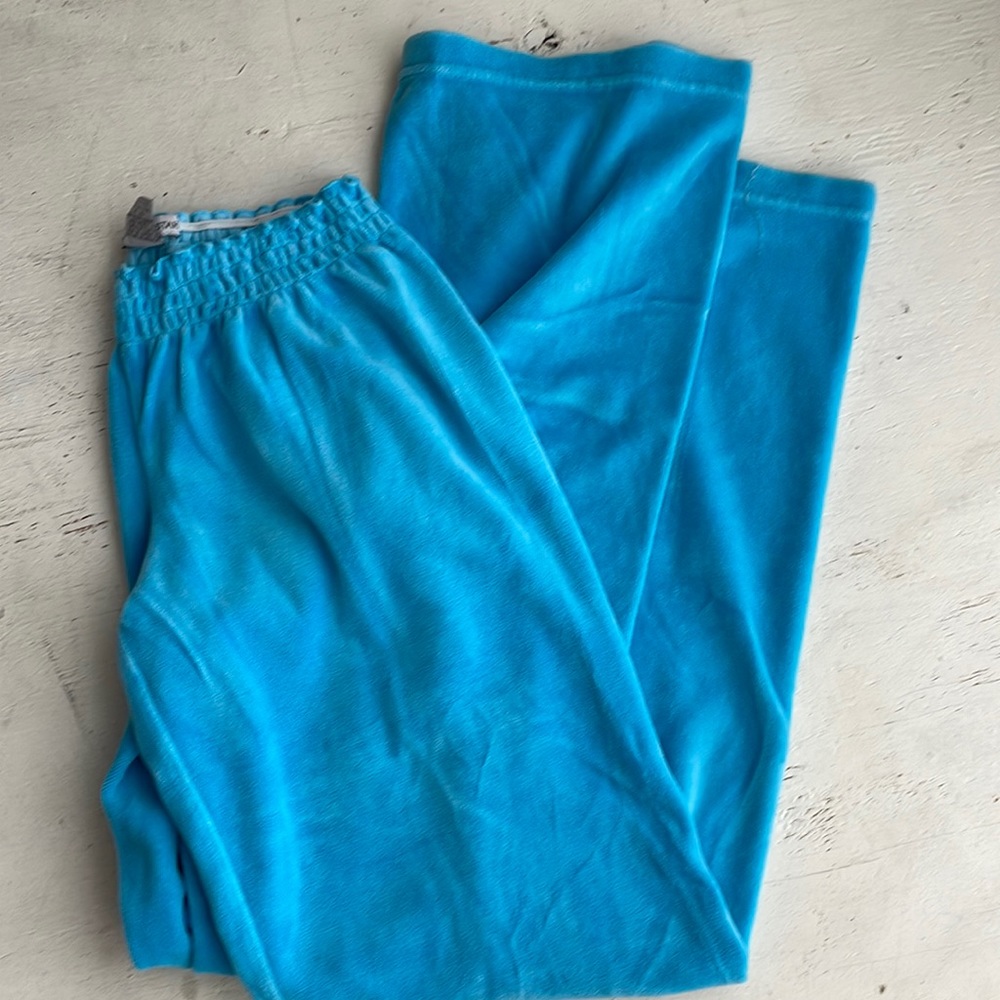 [ Avenue of the Stars Sky Blue Velour 2000’s Lounge Pants ]